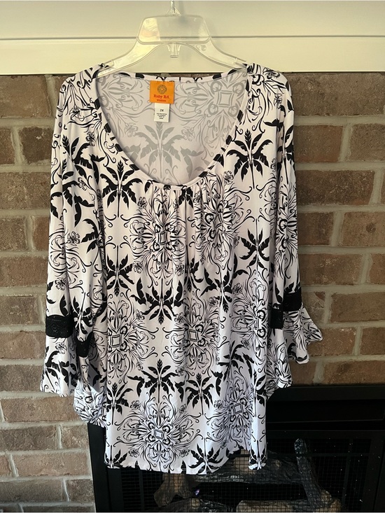 Ruby Rd. Tops - Ruby Rd. Black & White Floral Scroll Scoop Neck Blouse